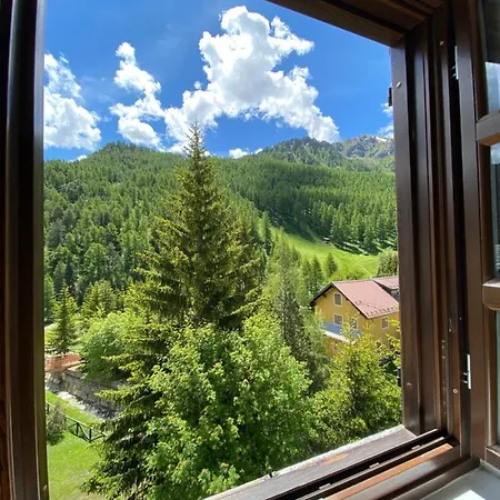 Della Luna Hotel *