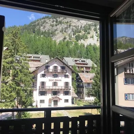 Della Luna Hotel *