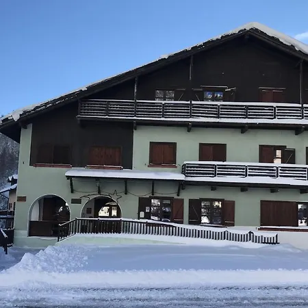 Della Luna Hotel